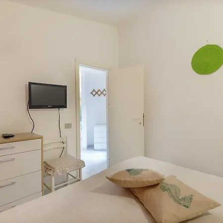 Ambra Villa *